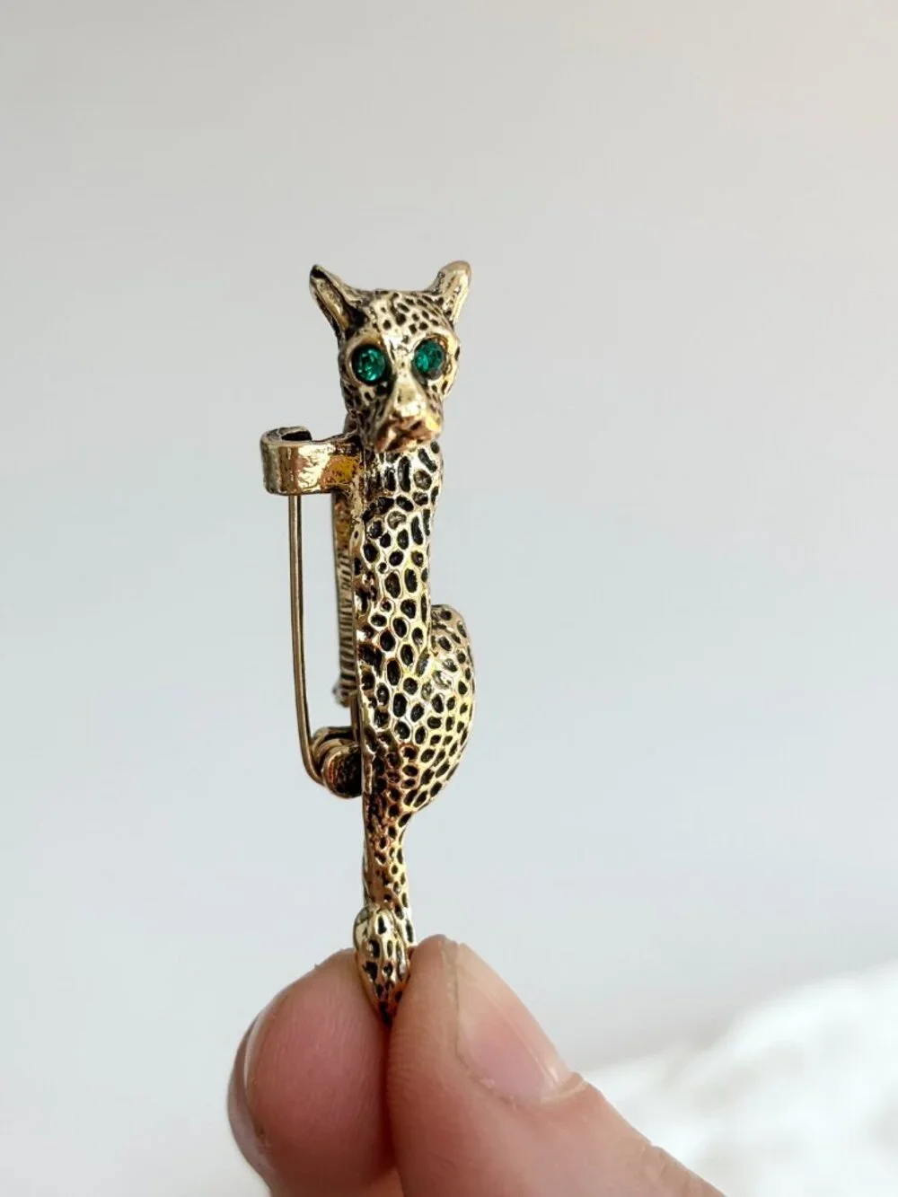 Jaguar Cheetah Big Cat Gold Toned Textured 3D Vintage Inspired Brooch Pin